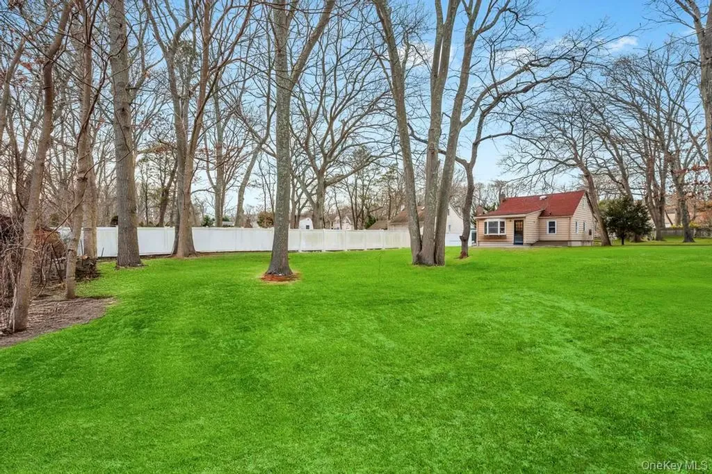 260 Springdale Drive Ronkonkoma NY 11779