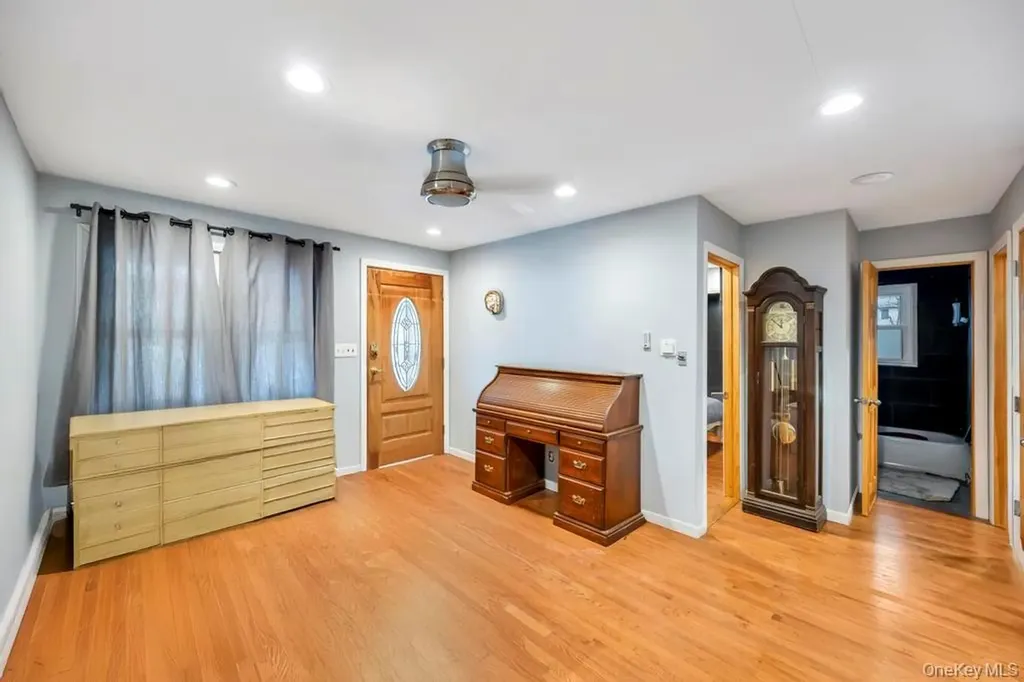 260 Springdale Drive Ronkonkoma NY 11779