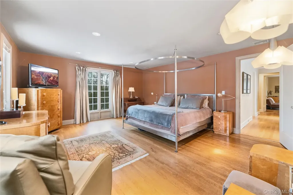 6 White Plains Road Bronxville NY 10708