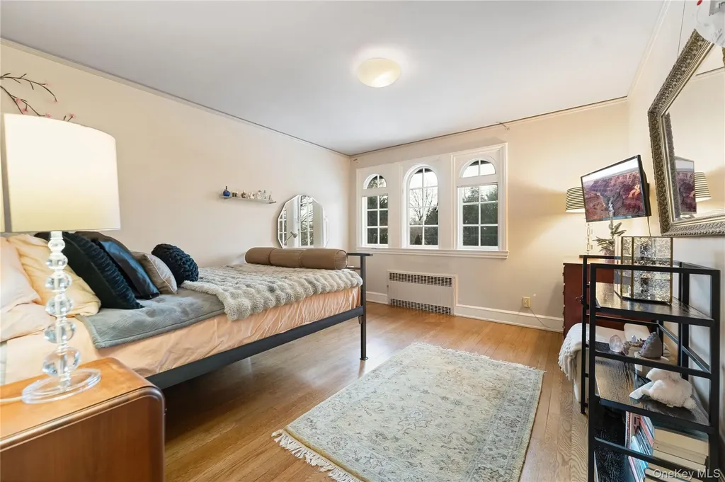 6 White Plains Road Bronxville NY 10708