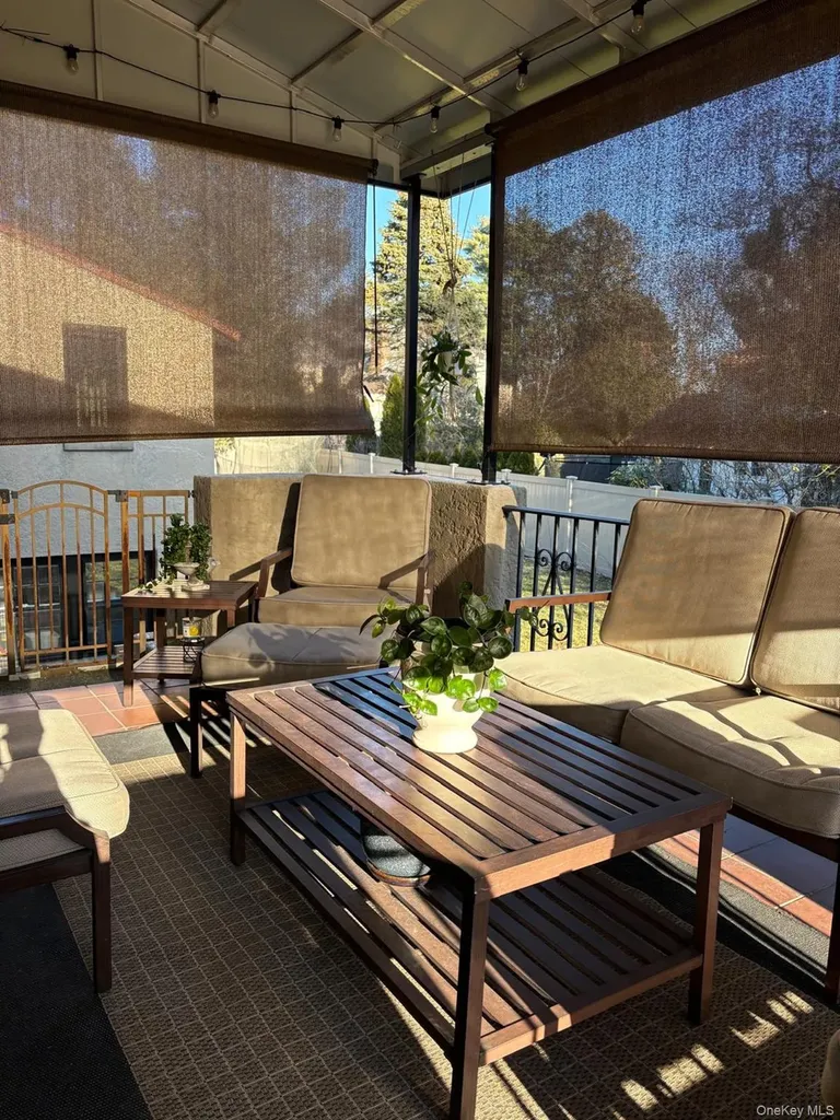 6 White Plains Road Bronxville NY 10708