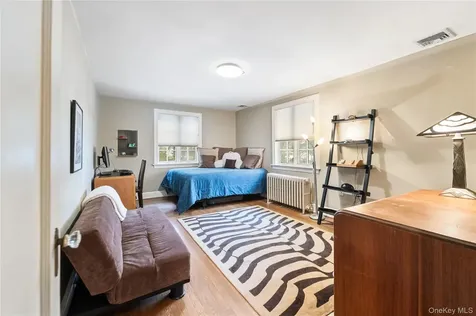 6 White Plains Road Bronxville NY 10708