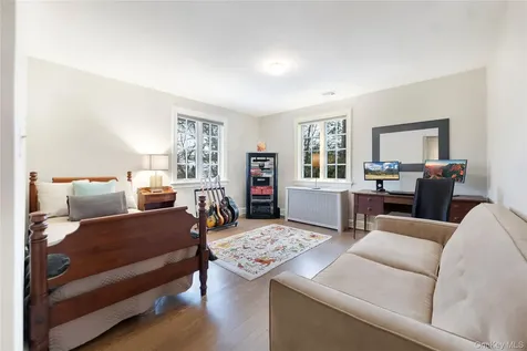 6 White Plains Road Bronxville NY 10708