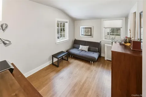 6 White Plains Road Bronxville NY 10708