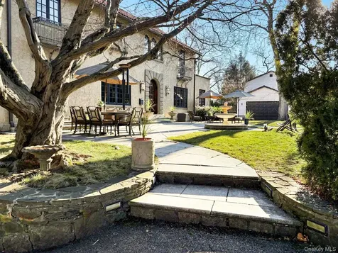 6 White Plains Road Bronxville NY 10708