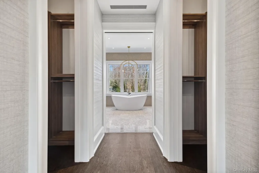 24 Landview Drive Dix Hills NY 11746