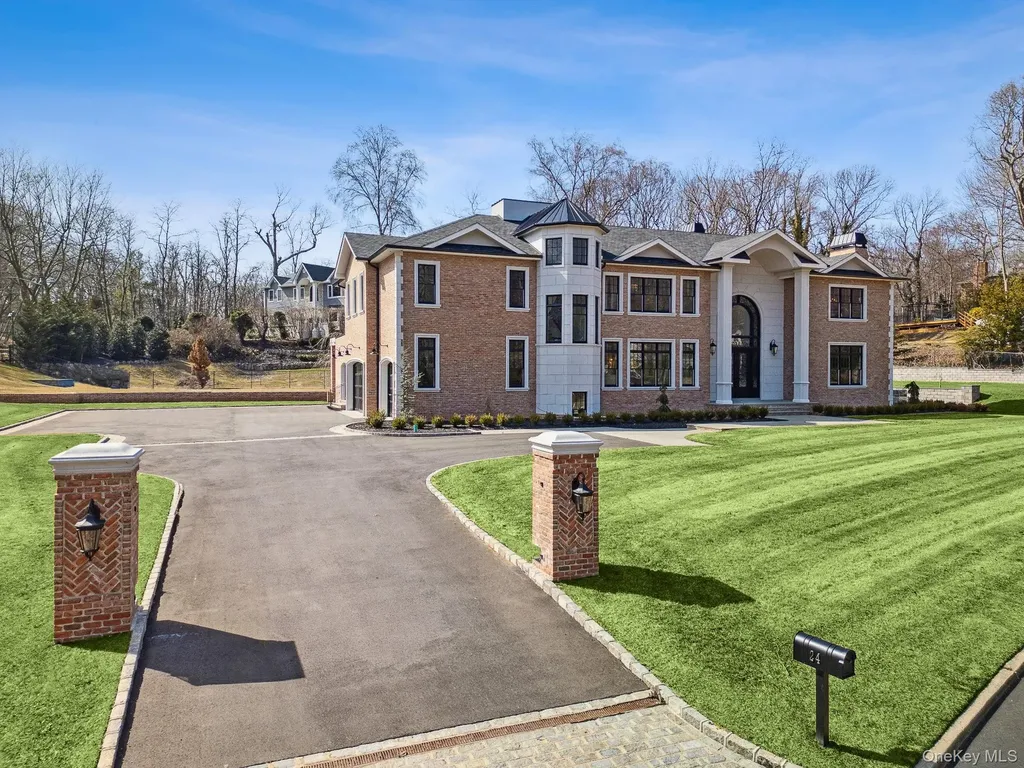 24 Landview Drive Dix Hills NY 11746