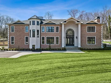 24 Landview Drive Dix Hills NY 11746