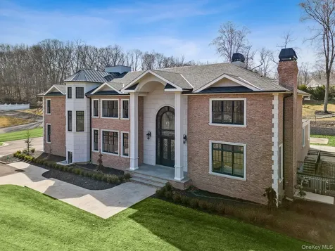 24 Landview Drive Dix Hills NY 11746