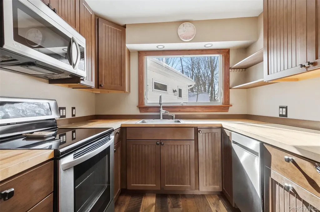 19 Curry Road Mahopac NY 10541