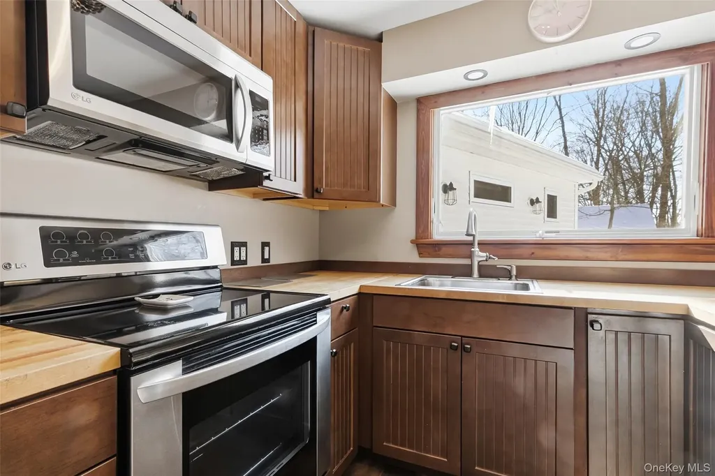 19 Curry Road Mahopac NY 10541
