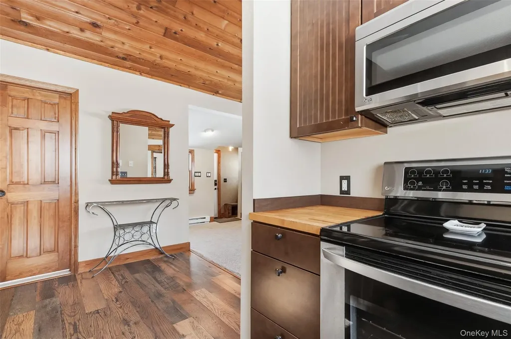 19 Curry Road Mahopac NY 10541