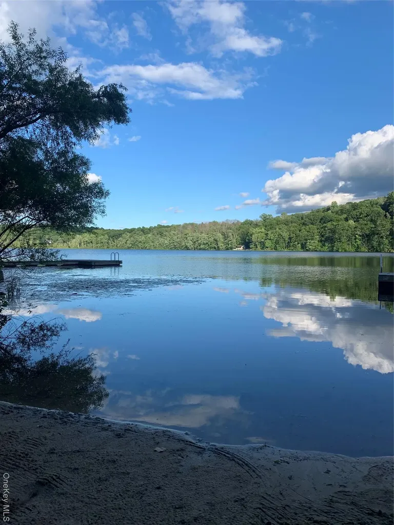 19 Curry Road Mahopac NY 10541