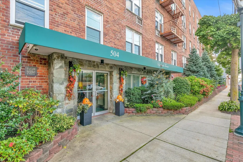 504 Merrick Road Lynbrook NY 11563