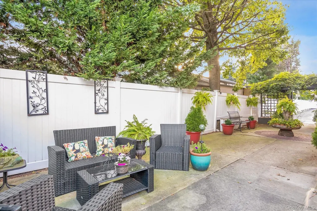 504 Merrick Road Lynbrook NY 11563