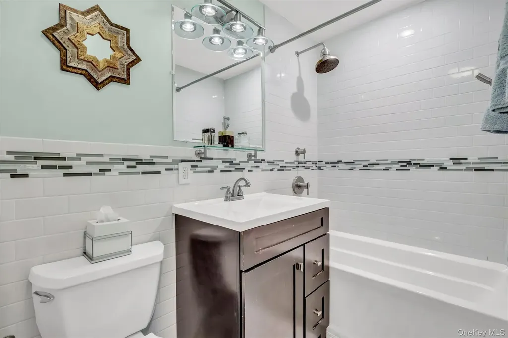 219 Mariners Way Copiague NY 11726