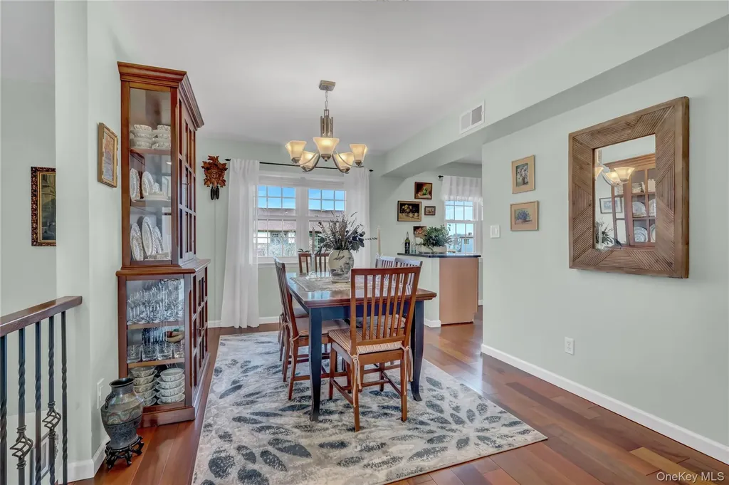 219 Mariners Way Copiague NY 11726