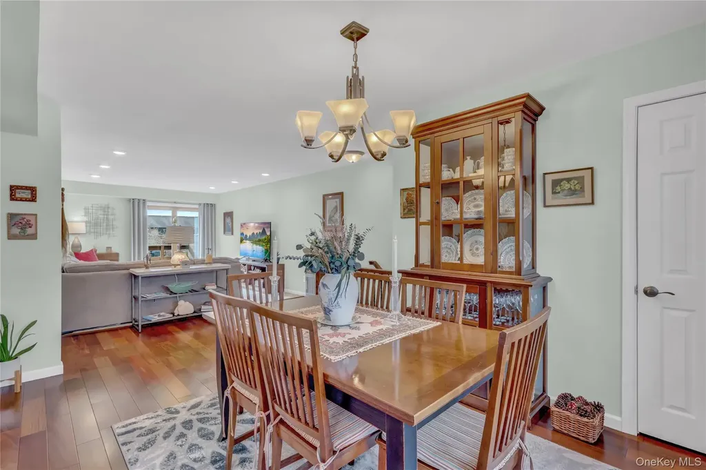 219 Mariners Way Copiague NY 11726