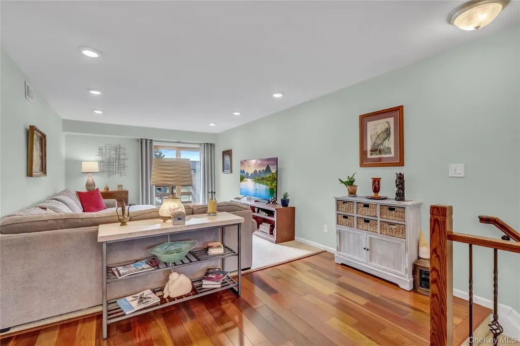 219 Mariners Way Copiague NY 11726