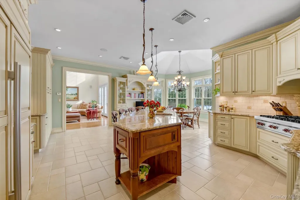 233 Everit Avenue Hewlett Harbor NY 11557