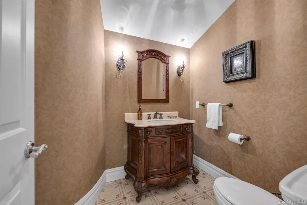 233 Everit Avenue Hewlett Harbor NY 11557