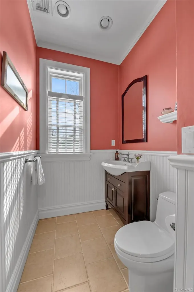 233 Everit Avenue Hewlett Harbor NY 11557