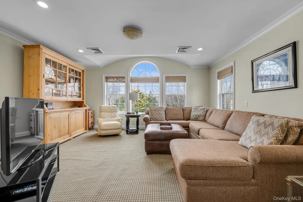 233 Everit Avenue Hewlett Harbor NY 11557