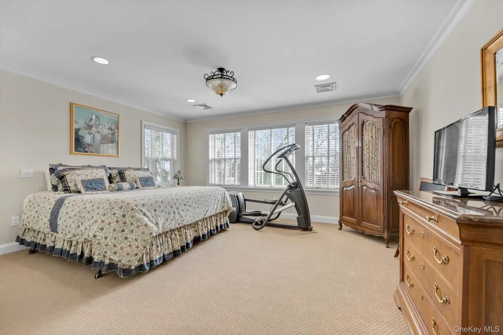 233 Everit Avenue Hewlett Harbor NY 11557