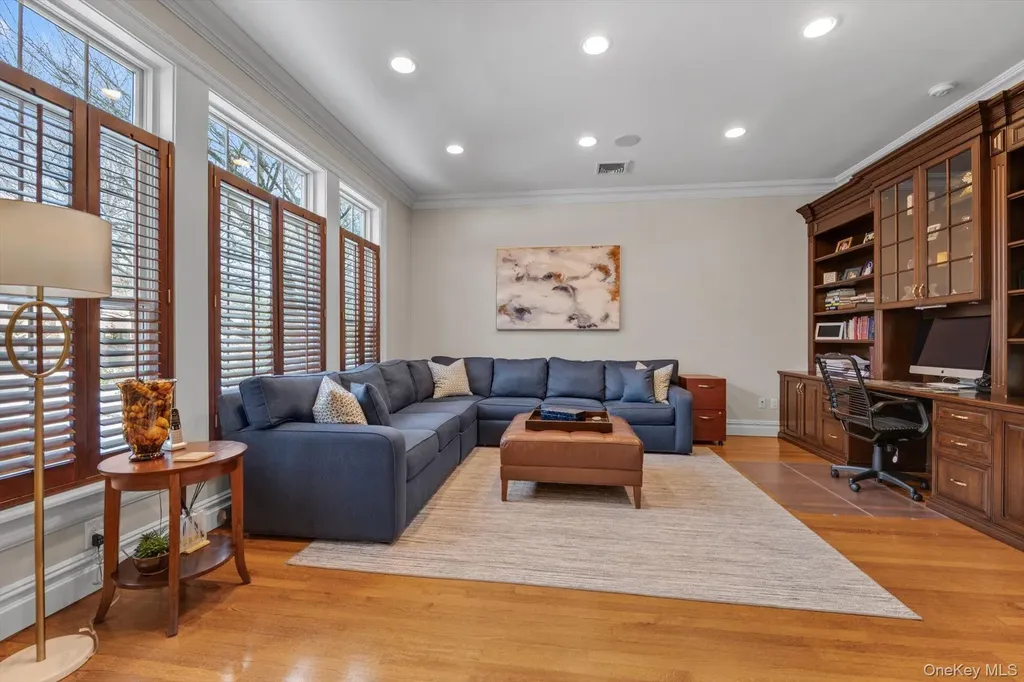 233 Everit Avenue Hewlett Harbor NY 11557