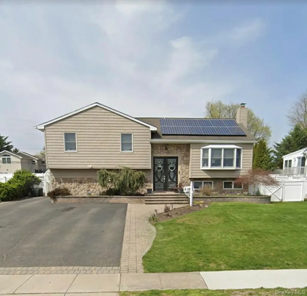 46 Harvest Lane Commack NY 11725