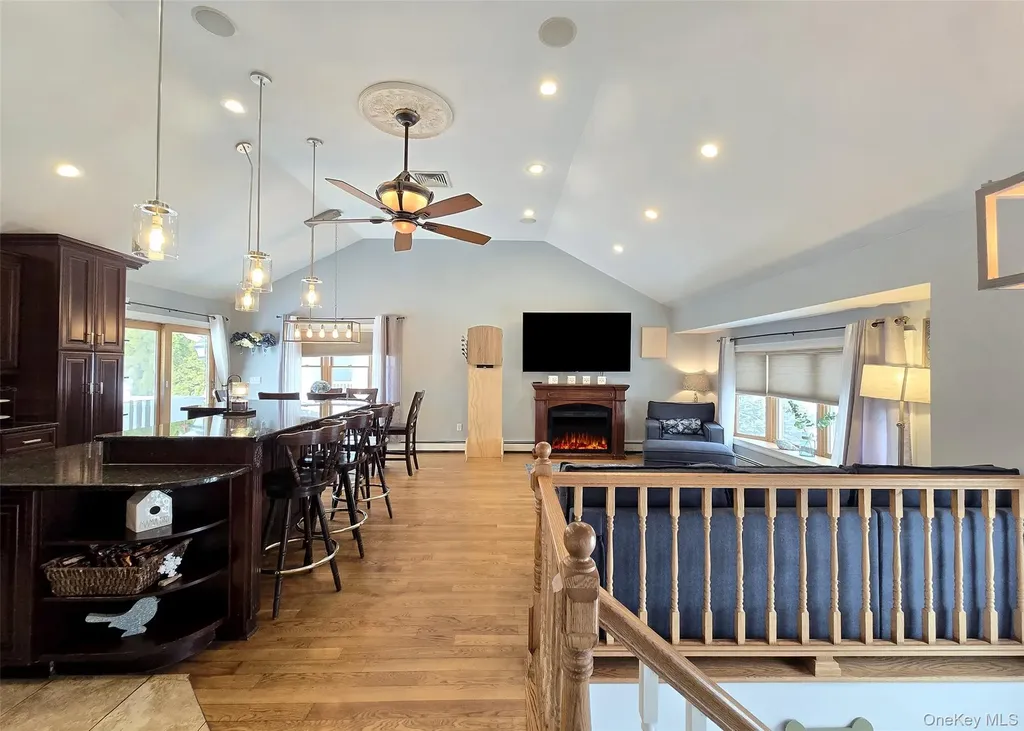 46 Harvest Lane Commack NY 11725