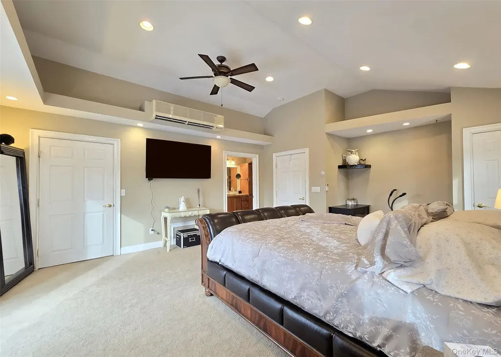 46 Harvest Lane Commack NY 11725