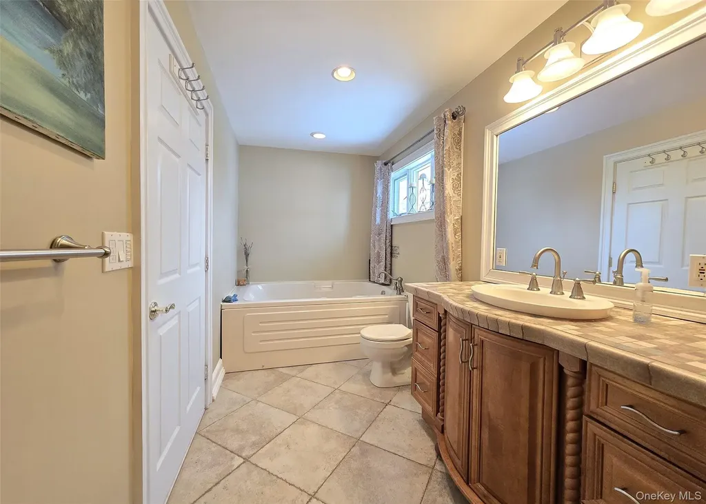 46 Harvest Lane Commack NY 11725