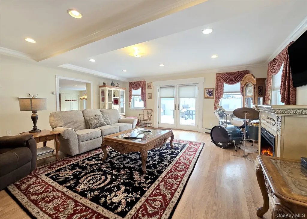 46 Harvest Lane Commack NY 11725