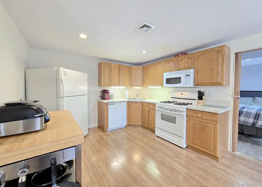 46 Harvest Lane Commack NY 11725