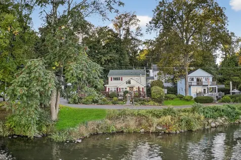 97 W Lakeshore Drive Carmel NY 10512