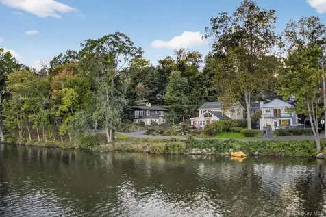 97 W Lakeshore Drive Carmel NY 10512