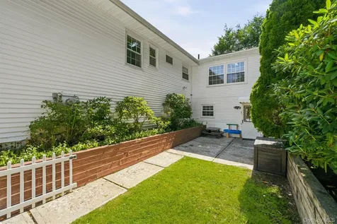 121 Village Common Fishkill NY 12524