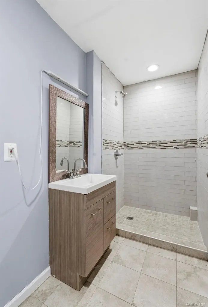 134 W Yaphank Road Coram NY 11727