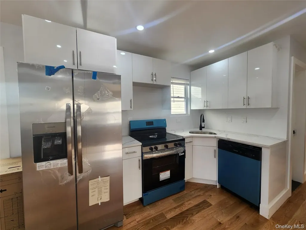 330 Taylor Avenue Bronx NY 10473