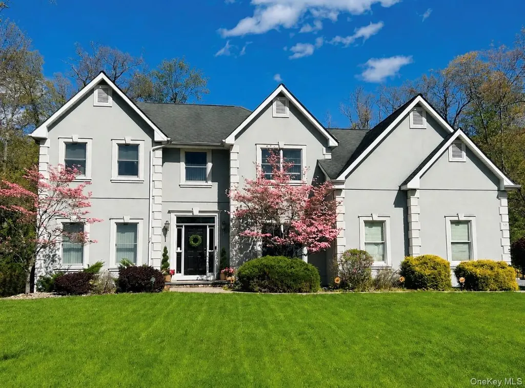 43 Greenwich Avenue Central Valley NY 10917