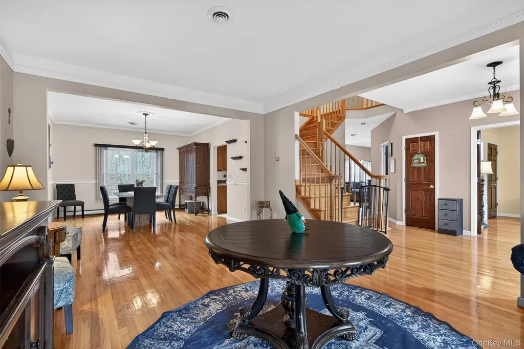 43 Greenwich Avenue Central Valley NY 10917