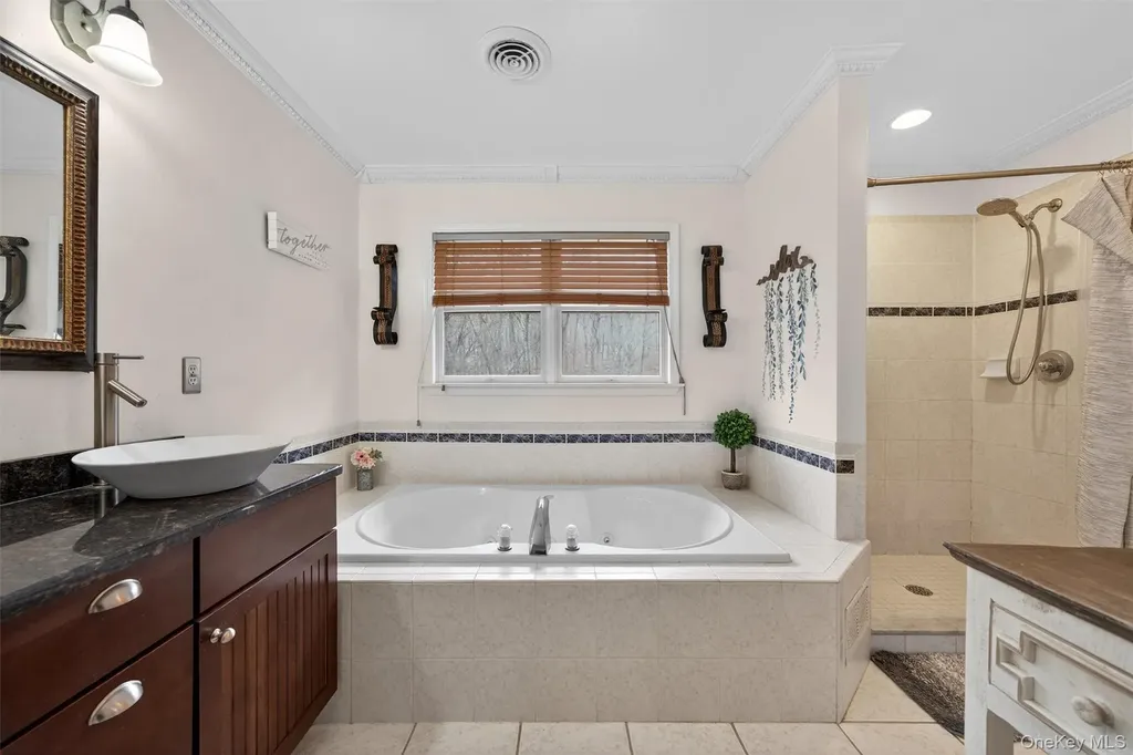 43 Greenwich Avenue Central Valley NY 10917
