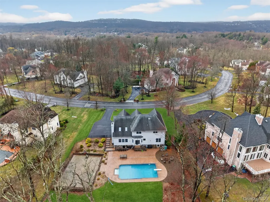 43 Greenwich Avenue Central Valley NY 10917