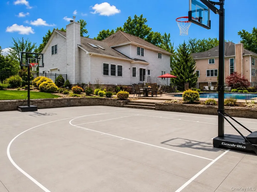 43 Greenwich Avenue Central Valley NY 10917