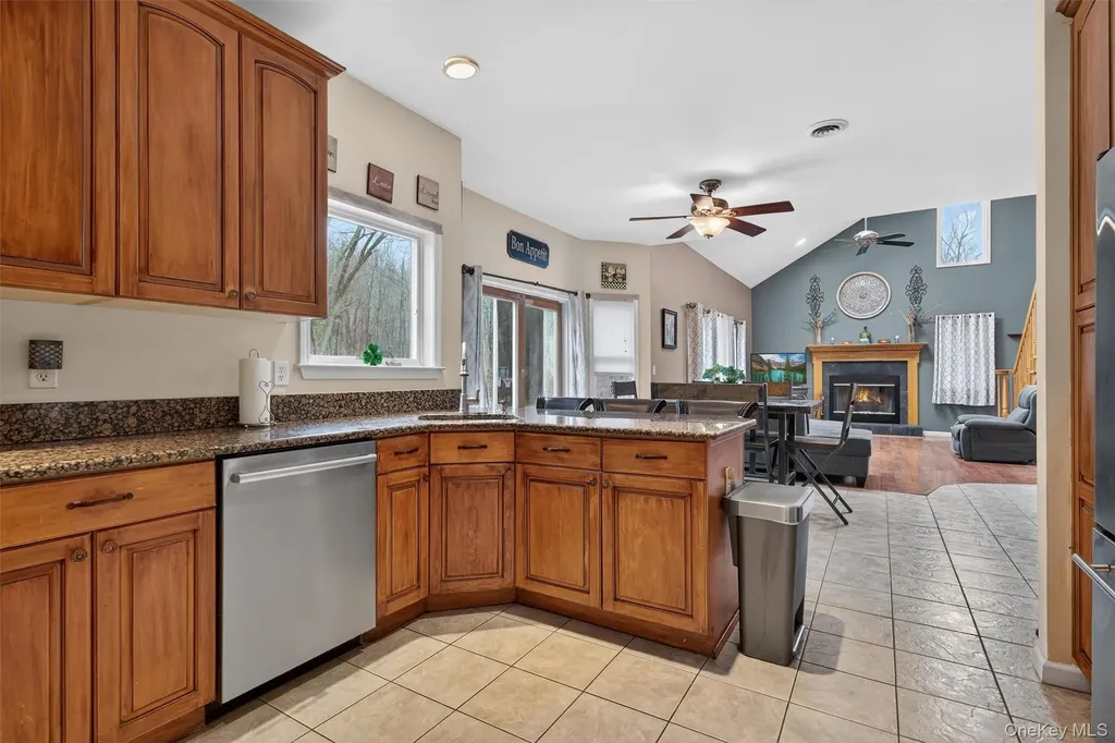 43 Greenwich Avenue Central Valley NY 10917