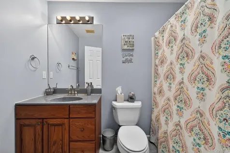 43 Greenwich Avenue Central Valley NY 10917