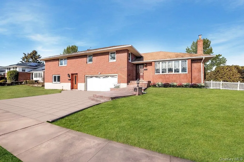 780 Regent Drive Westbury NY 11590