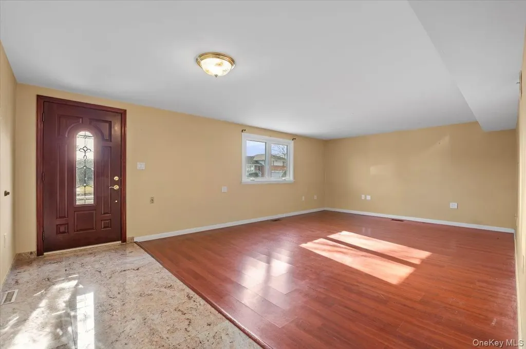 780 Regent Drive Westbury NY 11590