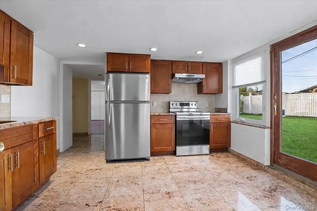 780 Regent Drive Westbury NY 11590